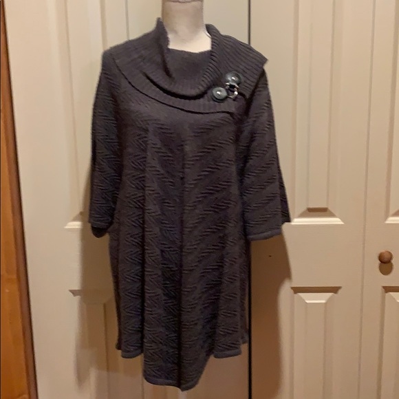 Dana Buchman Sweaters - EUC Dana Buchman Gray Short Sleeve Co…